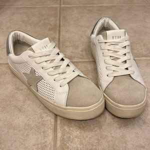 Steve Madden Philip white star sneakers size 7